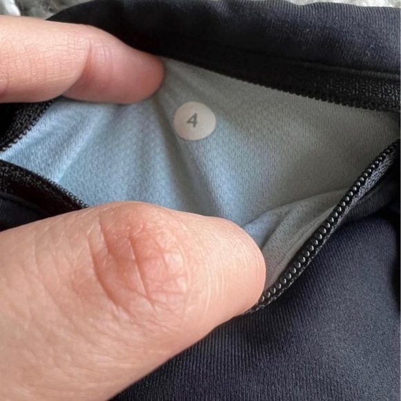 Lululemon Run Times Short *4-way Stretch 4" Pretty Prism Multi / Black - Picture 4 of 4